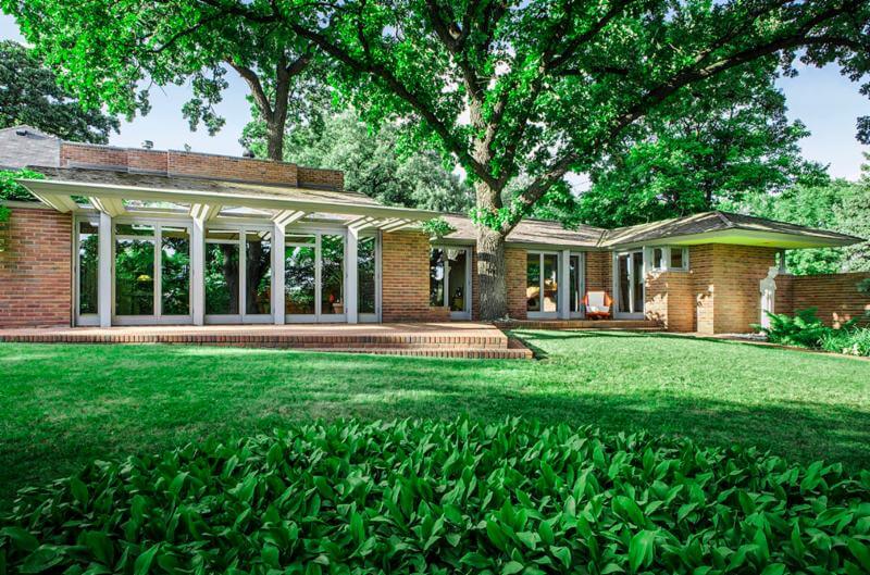 THE WILLEY HOUSE, BUILT BY FRANK LLOYD WRIGHT, 1934